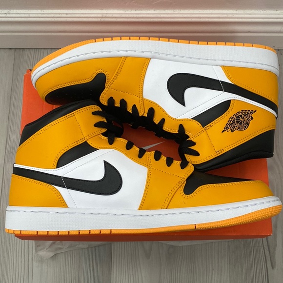 Jordan AJ 1 Mid size 13 - Picture 1 of 4